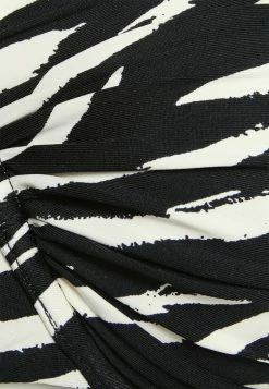 Seafolly SKIN DEEP BUSTIER BRA - Bikini Top - Black 2 Seafolly SKIN DEEP BUSTIER BRA - Bikini Top - Black -Seafolly Shop 2b1cc6329b4f4a54ab32f09c82ebfc97