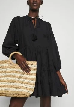 Seafolly BORA BORA FLORA EMBROIDERY TIERED DRESS - Beach Accessory - Black 3 Seafolly BORA BORA FLORA EMBROIDERY TIERED DRESS - Beach Accessory - Black -Seafolly Shop 453e25302c064219b6abc24c894920e8