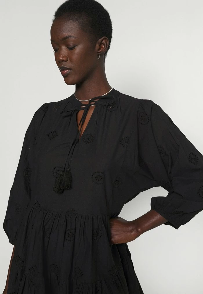 BORA BORA FLORA EMBROIDERY TIERED DRESS - Beach accessory - black Seafolly BORA BORA FLORA EMBROIDERY TIERED DRESS - Beach Accessory - Black -Seafolly Shop ab815dbc8ad3403ba9a74dc82409401e